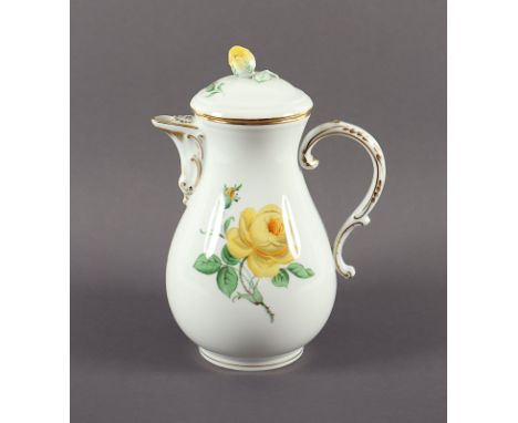 KAFFEE-KANNE, plastischer Knauf, farbig gemalter Dekor Gelbe Rose, Goldstaffage und -rand, H 23,5, MEISSEN, 20.Jh.