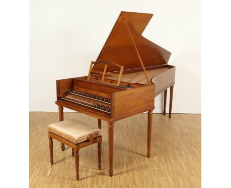 CEMBALO, Modell 2.4, nach einem Original von 1769 in der Russell-Collection in Edinburgh von Pascal Taskin, Nussbaum, Sondera