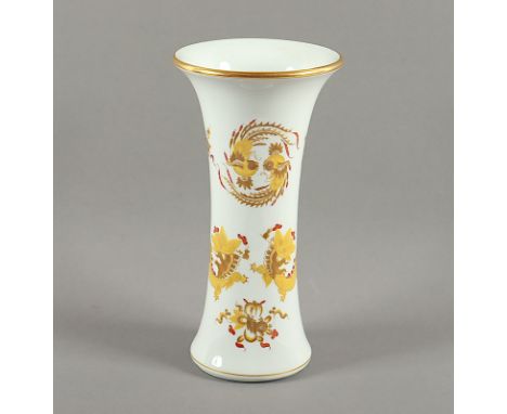 VASE, Dekor Gelber Reicher Drache, Rot und Gold schattiert, Goldrand, H 24, MEISSEN, 1924-34