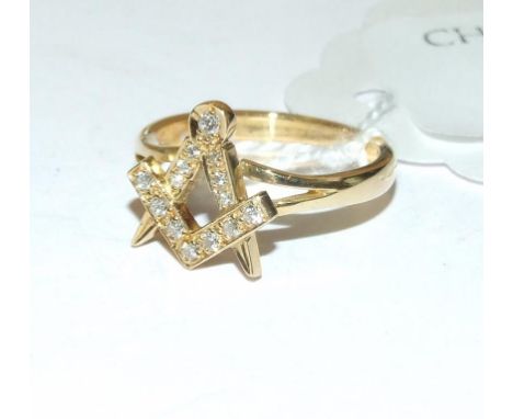 An 18ct gold and diamond Masonic ring Condition report Report by NG

Approx. ring size K ½

Total weight approx. 3.8 g (all i