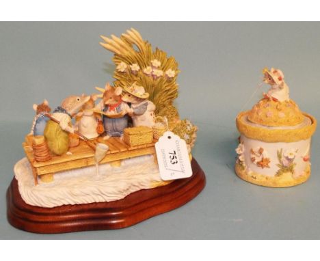 A Border Fine Arts Brambly Hedge limited edition tableau, Sea Story, 346/500, B0755, and The Sea Story trinket box, 346/7500,