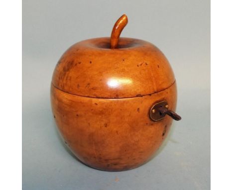 A tea caddy, in the form of an apple, 12.5 cm high Condition report Report by RB

Modern. Good condition. 
