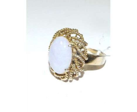 An 18ct gold and opal ring