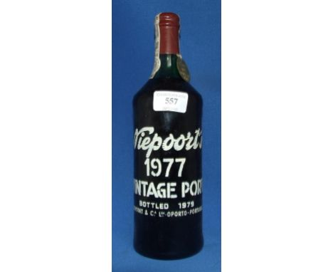 A bottle of Niepoort Vintage Port Condition report Report by DB

In very good condition.