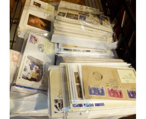 FIRST DAY COVERS. Five hundred worldwide first day covers
