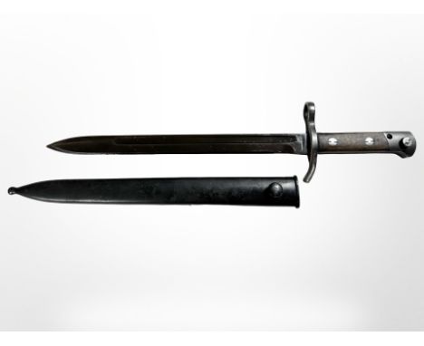 A Finnish M 1927 bayonet, manufactured by Hackman & Co., for the Mosin Nagant rifle, with steel scabbard, blade 30cm.