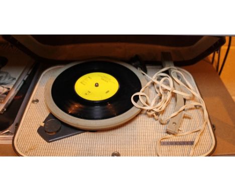 FIDELITY RECORD PLAYER. Fidelity portable record player
