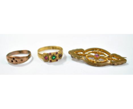 A Victorian 15ct yellow gold ring set with green and ruby coloured stones, Birmingham 1890, size L, a 9ct gold example (af), 