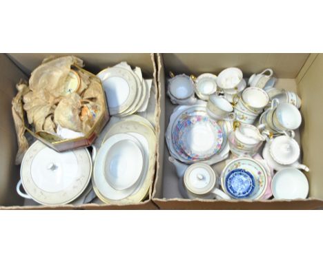 NORITAKE; a 'Chadwick' pattern part dinner service, and further various ceramic tableware.&nbsp;