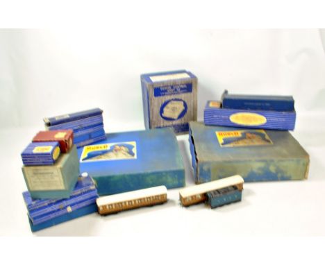 HORNBY DUBLO; a group of items including a Silver King engine, mail van, power control unit, carriages, track, etc.