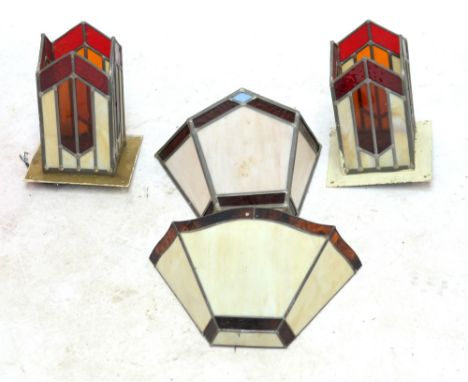 A pair of Tiffany-style hall lanterns and two wall brackets (one af) (4).&nbsp;Additional InformationThe larger wall bracket 