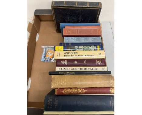 Early 20th Century leather bound album containing a collection family carte de visite and cabinet cards, some military, hunti