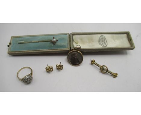 Edwardian 9ct yellow gold bar brooch set with seed pearls, a 9ct gold cocktail dome ring set with clear stones, size N, a pai