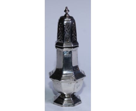 An Elizabeth II silver octagonal sugar caster, of George I design, knop finial, pierced cover, stepped base, 18.5cm high, C S