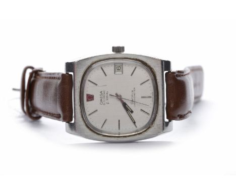 GENTLEMAN'S OMEGA GENEVE ELECTRONIC 300 HZ CHRONOMETER WRIST WATCHthe rounded square dial with applied stainless steel baton 