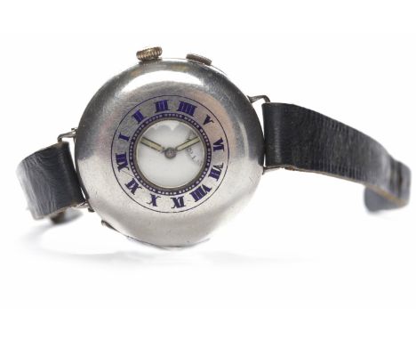 SILVER EARLY TWENTIETH CENTURY HALF HUNTER MANUAL WIND WRIST WATCHthe round white dial with Arabic numerals, subsidiary secon