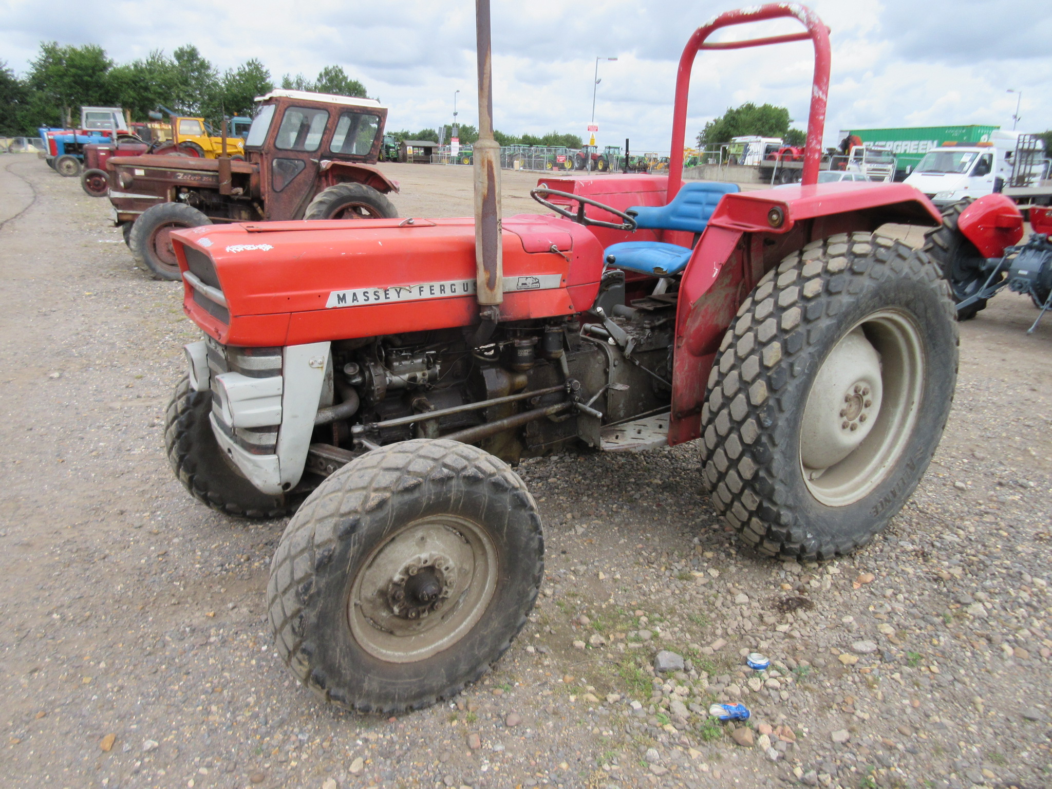 MASSEY FERGUSON 135 2wd TRACTOR Serial No: EG91404 With turf tyres