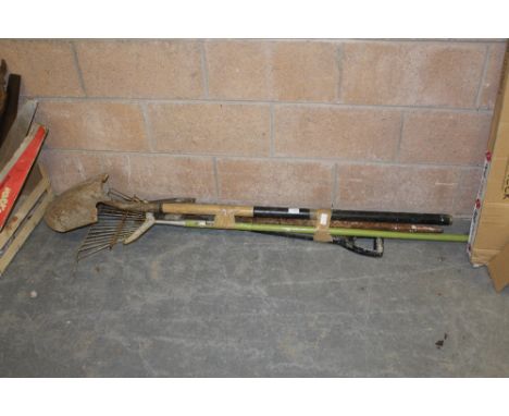 Bundle of mixed garden tools