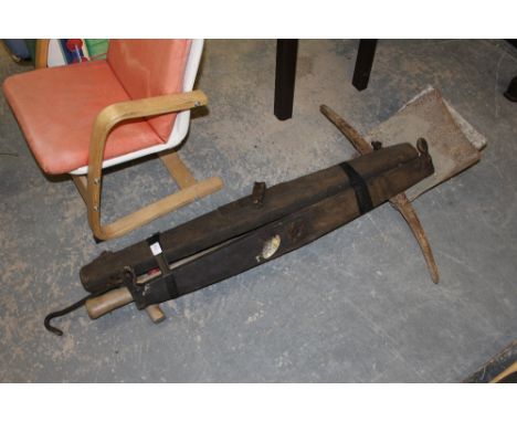 Bundle of mixed garden tools