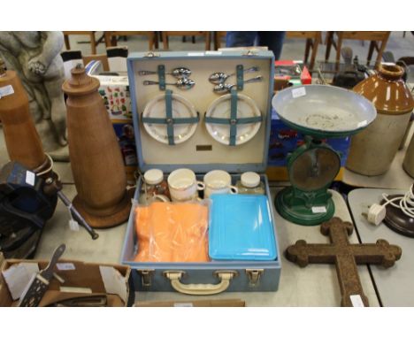 Brexton picnic hamper