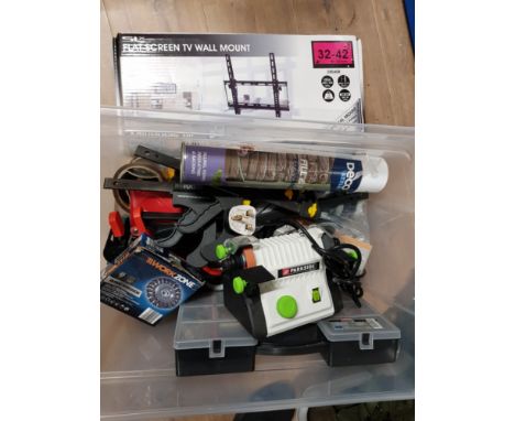 BOX CONTAINING PARKSIDE TWIN GRINDER AND OTHER TOOL RELATED PIECES PLUS BOXED 32-42INCH TV WALL MOUNT