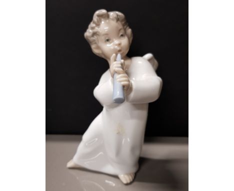 LLADRO FIGURE 4540 ANGEL WITH FLUTE PLUS ORIGINAL BOX HEIGHT 16CM