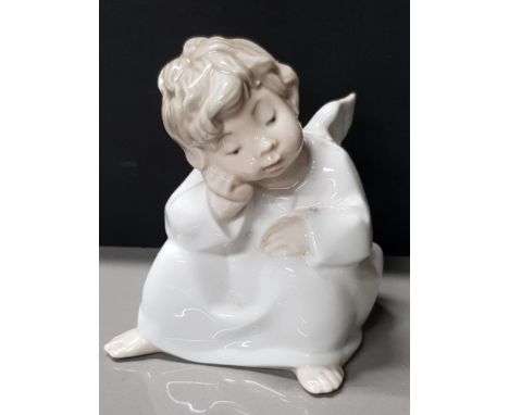 LLADRO FIGURE 4539 ANGEL THINKING WITH ORIGINAL BOX  HEIGHT 10CM