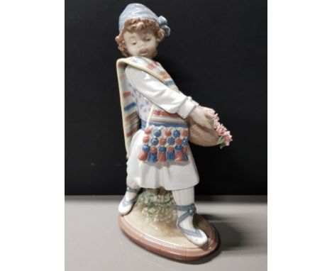 LLADRO FIGURE 1526 VALENCIAN BOY WITH ORIGINAL BOX    HEIGHT 19CM