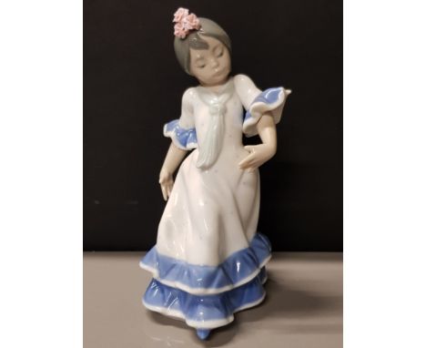 LLADRO FIGURE 5193 JUANITA WITH ORIGINAL BOX HEIGHT 17CM
