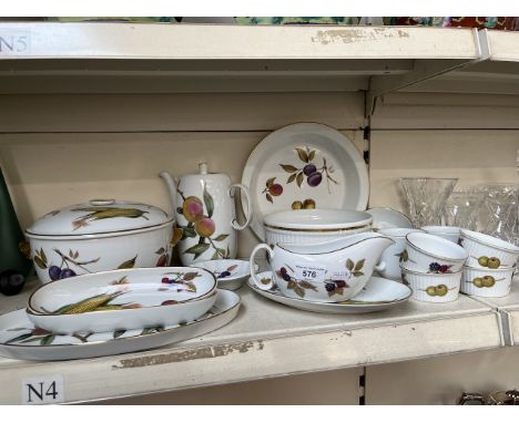 Royal Worcester Evesham - appx 18 pieces 