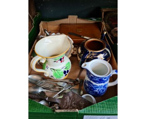 Assorted silver plate including a canteen of fish eaters etc. together with a Victorian teapot, Art Deco jug and other. 