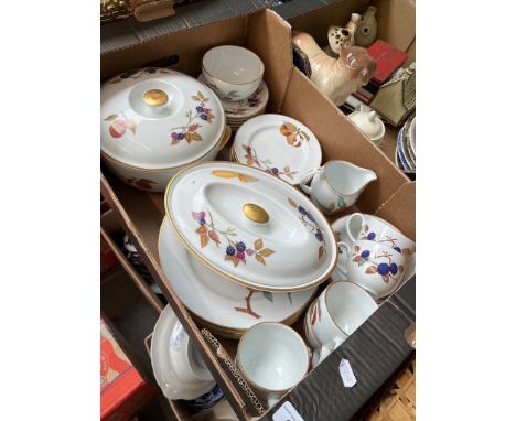 Royal Worcester Evesham dinner ware, approx. 24 pieces. 