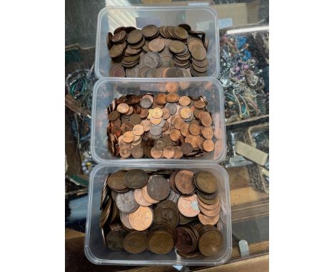 Coins - pre decimal pennies (appx 250), pre decimal half pennies (appx 250), together with a quantity of post decimal half pe