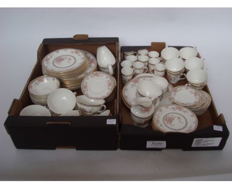 Royal Doulton Canton pattern part dinner, tea and coffee service comprising ten dinner plates, ten dessert plates, nine desse