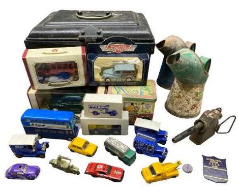 VINTAGE &amp; MODERN COLLECTABLES GROUP - contained within a small tin trunk to include two vintage oil filler cans, German b