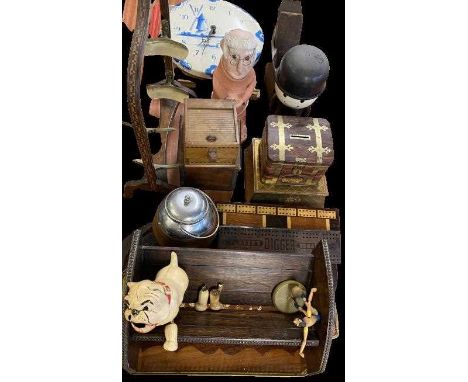 MIXED TREEN &amp; OTHER COLLECTABLES - to include two cribbage boards, one advertising Players Digger tobacco, extending oak 