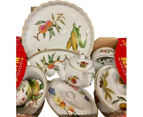 ROYAL WORCESTER EVESHAM &amp; SIMILAR TABLEWARE - including tureens and covers
