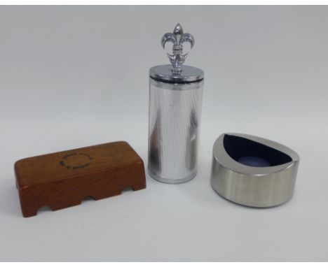 Mixed lot to include a vesta, Flamagas stainless steel ashtray, Danish teak pip stand and a vintage cigarette dispenser, (4) 