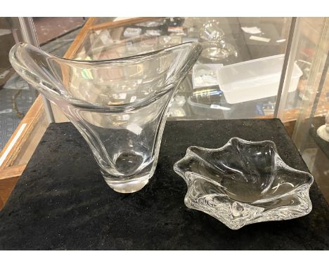 DAUM GLASS VASE WITH AN ART GLASS DISH