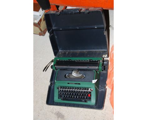 A 'Silver read' typewriter.