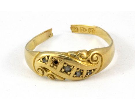 An antique 18ct yellow gold diamond set ring, (a/f).