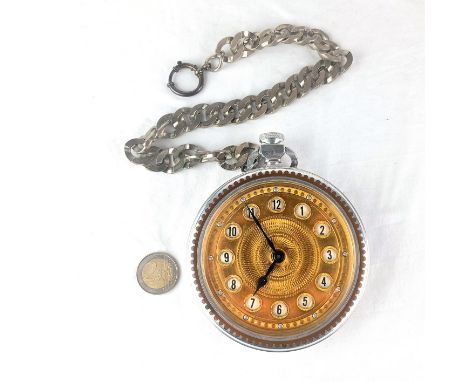 Large retro chain watch. Unknown maker. Light wear, very good condition. Size: 11 cm watch face diameter, 2,5 cm thickness. C