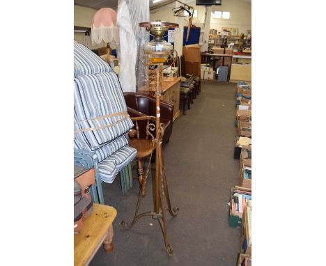 An oil standard lamp