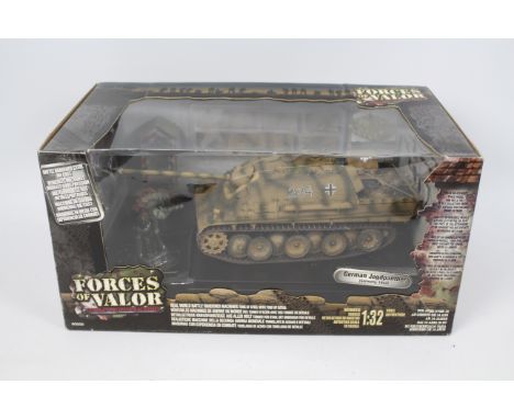 Forces Of Valor - A boxed 1:32 scale German Jagdpanther, Germany 1944 # 80312. The model appears Mint in a Fair box with some