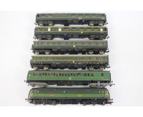 Trix - Lima - Hornby - A Trix OO gauge Trans Pennine DMU set with two coaches, a Lima Class 117 DMU power car and a Hornby Cl