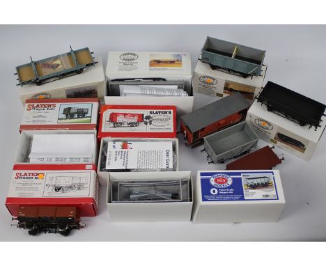 Slater's - Parkside Dundas - 8 x boxed and 3 x unboxed O gauge rolling stock model kits, 3 x of the kits are unmade, the rest
