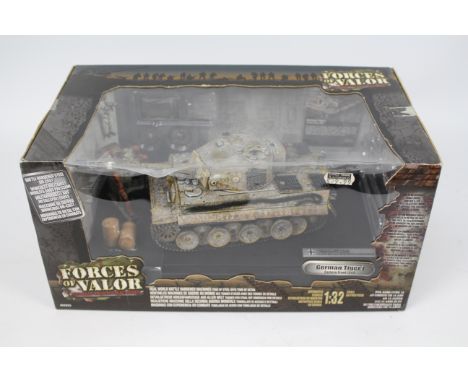Forces Of Valor - A boxed 1:32 scale German Tiger I Tank from the 505th S.Heeres Pz.Abt. Eastern Front 1944 # 80204. The mode