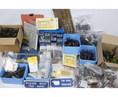 Tri-ang - Peco - A quantity of railway modelling items and equipment including a box of fencing, a box of ladders, ballast sp