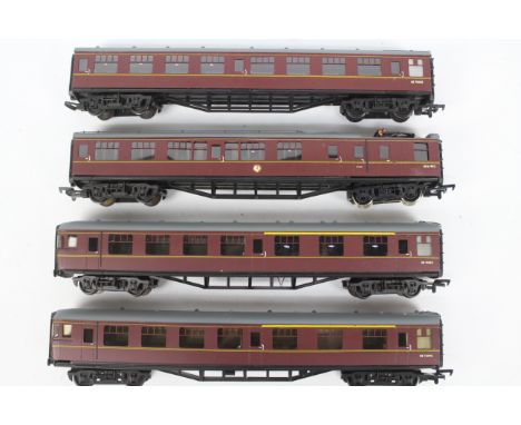 DC Kits - An unboxed OO gauge Class 309 EMU 4 car set. The models show light signs of use, the body and chassis have come apa