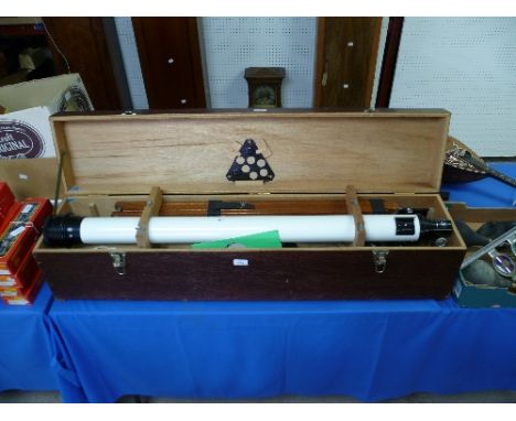 A Prinz Model 660 Astronomical Telescope, with white enamelled tubular body, optics D=76.2mm, F=1250mm, with accessories and 